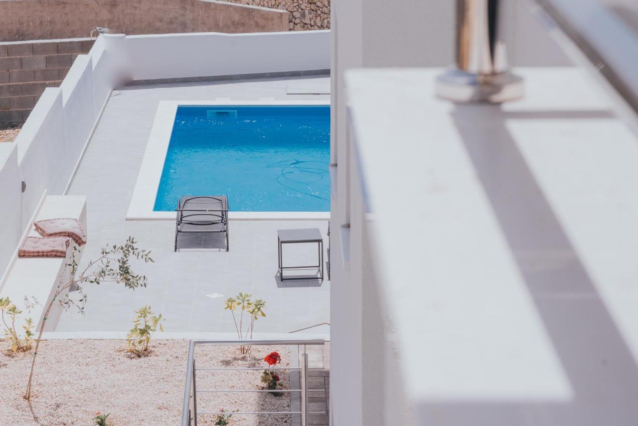 Apartment Pool And Breakfast Maro Novalja