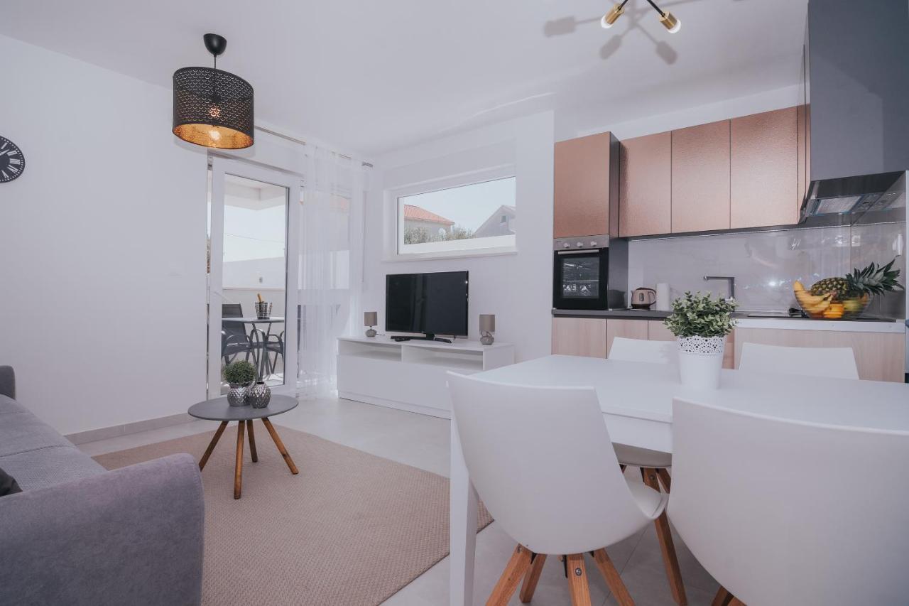 Apartament Pool And Breakfast Maro Novalja