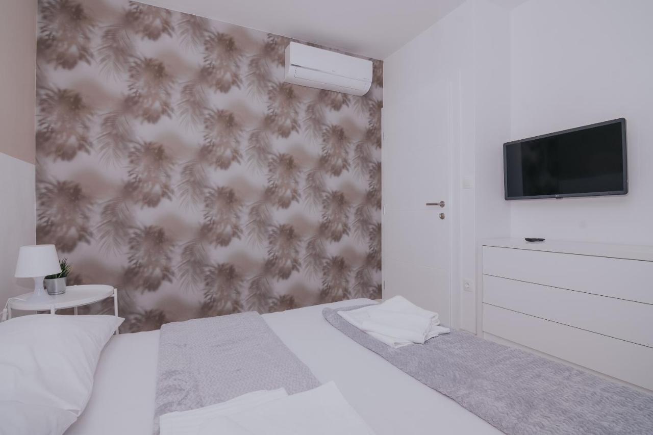 Apartament Pool And Breakfast Maro Novalja